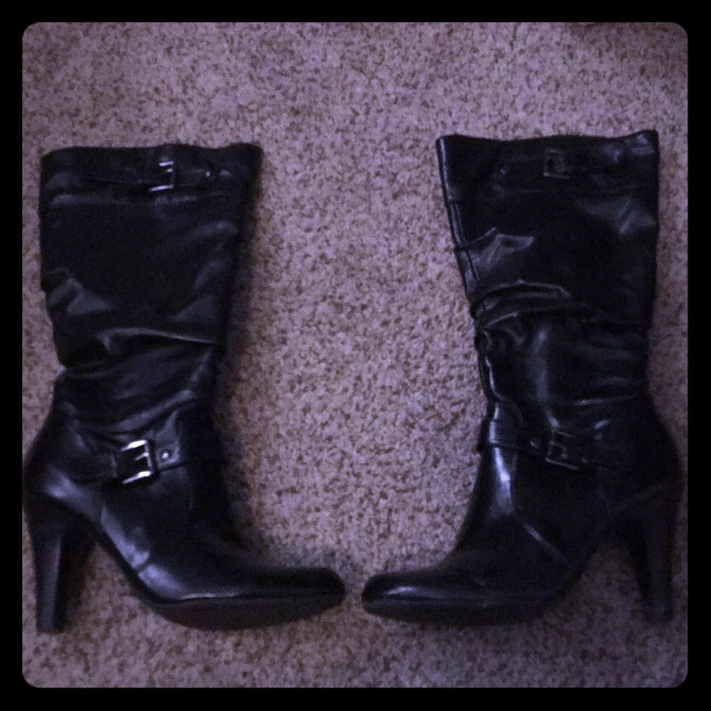 Black heeled boot G by Guess